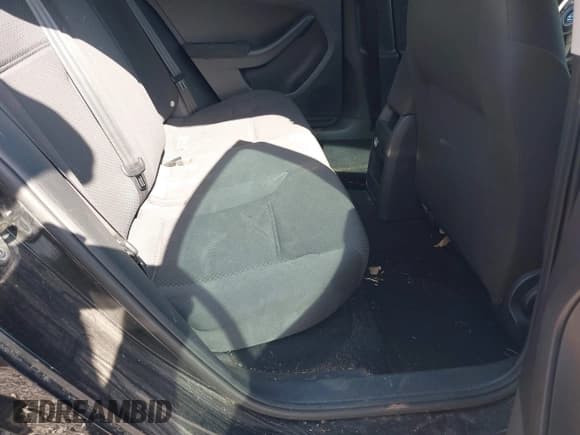 ✅ 2012 Volkswagen Jetta S • VIN: 3VW1K7AJ4CM377511 • Lot: 42565729. Wystawiony na IAAI z przebiegiem 84 155 mil. Bezpłatny archiwum sprzedaży aukcyjnych z USA i szczegółowy raport historii pojazdu na DreamBid. Zdjęcie 8.