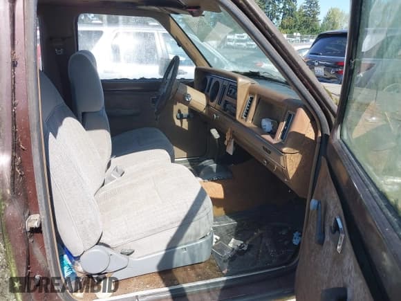 ✅ 1987 Ford Ranger • VIN: 1FTCR15T3HPB19207 • Lot: 43216311. Listed on IAAI with 32,557 mi. Free auction sales archive from the USA and detailed vehicle history report at DreamBid. Image 5.