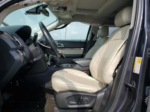 ✅ 2017 Ford Explorer Platinum • VIN: 1FM5K8HT8HGD79728 • Lot: 54225335. Wystawiony na Copart z przebiegiem 108 409 mil. Bezpłatny archiwum sprzedaży aukcyjnych z USA i szczegółowy raport historii pojazdu na DreamBid. Zdjęcie 7.