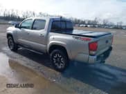 ✅ 2016 Toyota Tacoma SR • VIN: 3TMCZ5AN9GM001620 • Lot: 41902924. Listed on IAAI with 117,462 mi. Free auction sales archive from the USA and detailed vehicle history report at DreamBid. Image 3.