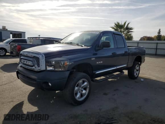 ✅ 2008 Dodge 1500 Laramie • VIN: 1D7HU18238J108031 • Лот: 80997804. Размещён на Copart с пробегом 135 243 миль миль. Получите бесплатный доступ к архиву аукционных продаж из США и посмотрите подробный отчёт об истории автомобиля на DreamBid. Изображение 1.