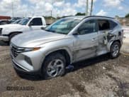 ✅ 2023 Hyundai Tucson SEL • VIN: 5NMJBCAEXPH195187 • Lot: 64833404. Wystawiony na Copart z przebiegiem 61 729 mil. Bezpłatny archiwum sprzedaży aukcyjnych z USA i szczegółowy raport historii pojazdu na DreamBid. Zdjęcie 1.