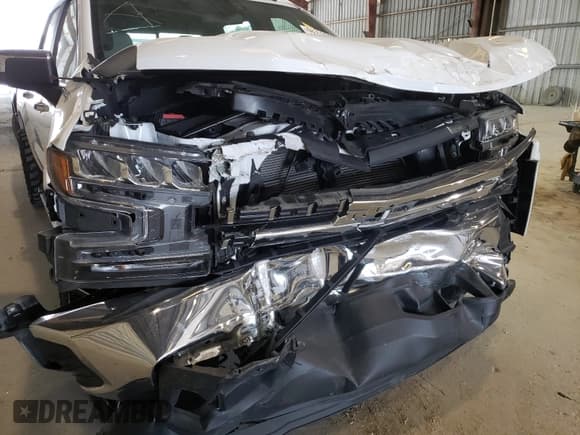 ✅ 2019 Chevrolet Silverado 1500 LT • VIN: 1GCPWCED0KZ141126 • Lot: 67843755. Wystawiony na Copart z przebiegiem 30 755 mil. Bezpłatny archiwum sprzedaży aukcyjnych z USA i szczegółowy raport historii pojazdu na DreamBid. Zdjęcie 9.