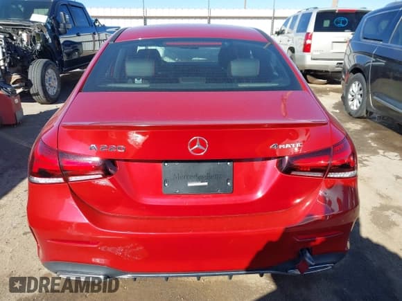 ✅ 2021 Mercedes-Benz A 220 • VIN: W1K3G4FBXMJ320036 • Лот: 41385516. Опубликован ранее на IAAI с пробегом 24 380 миль. Бесплатный доступ к архиву аукционных продаж из США и подробный отчёт об истории автомобиля на DreamBid. Изображение 16.