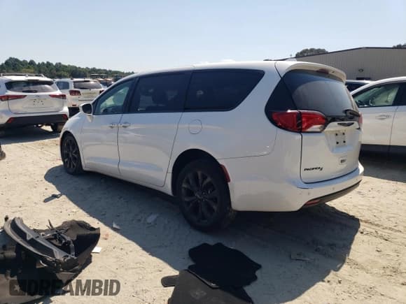 ✅ 2018 Chrysler Pacifica Touring Plus • VIN: 2C4RC1FG2JR356854 • Лот: 69926145. Опубликован ранее на Copart с пробегом 87 692 миль. Бесплатный доступ к архиву аукционных продаж из США и подробный отчёт об истории автомобиля на DreamBid. Изображение 2.