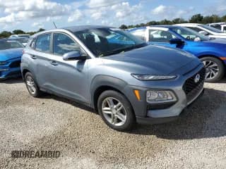 ✅ 2019 Hyundai Kona SE • VIN: KM8K12AA2KU207408 • Лот: 75700534. Опубликован ранее на Copart с пробегом 26 212 миль. Бесплатный доступ к архиву аукционных продаж из США и подробный отчёт об истории автомобиля на DreamBid. Изображение 4.