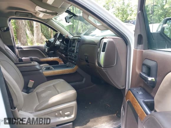 ✅ 2018 Chevrolet Silverado 1500 LTZ • VIN: 3GCUKSEC8JG360544 • Lot: 42746960. Wystawiony na IAAI z przebiegiem Nie podano. Bezpłatny archiwum sprzedaży aukcyjnych z USA i szczegółowy raport historii pojazdu na DreamBid. Zdjęcie 5.