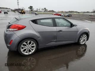 ✅ 2012 Hyundai Veloster w/Red Int • VIN: KMHTC6AD3CU044253 • Lot: 83989944. Wystawiony na Copart z przebiegiem 105 960 mil. Bezpłatny archiwum sprzedaży aukcyjnych z USA i szczegółowy raport historii pojazdu na DreamBid. Zdjęcie 3.
