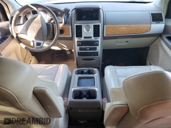 ✅ 2010 Chrysler Town & Country Limited • VIN: 2A4RR6DX0AR448473 • Lot: 80522045. Listed on Copart with Not provided. Free auction sales archive from the USA and detailed vehicle history report at DreamBid. Image 8.