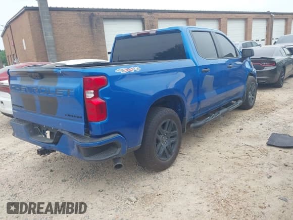 ✅ 2024 Chevrolet Silverado 1500 Custom • VIN: 1GCPDBEK7RZ214839 • Lot: 42280995. Listed on IAAI with 18,755 mi. Free auction sales archive from the USA and detailed vehicle history report at DreamBid. Image 4.