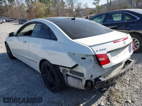 ✅ 2013 Mercedes-Benz E 350 • VIN: WDDKJ8JB3DF214221 • Лот: 41812003. Опубликован ранее на IAAI с пробегом 150 572 миль. Бесплатный доступ к архиву аукционных продаж из США и подробный отчёт об истории автомобиля на DreamBid. Изображение 3.