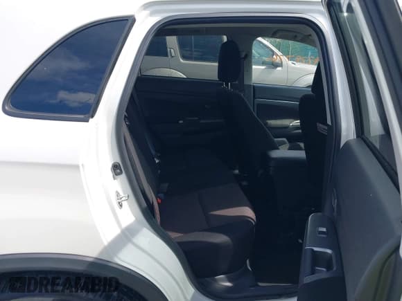 ✅ 2018 Mitsubishi Outlander ES • VIN: JA4AP3AU6JU019353 • Лот: 42297766. Опубликован ранее на IAAI с пробегом 73 348 миль. Бесплатный доступ к архиву аукционных продаж из США и подробный отчёт об истории автомобиля на DreamBid. Изображение 8.