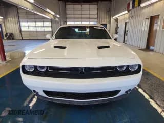 ✅ 2015 Dodge Challenger SXT Plus • VIN: 2C3CDZBG6FH710626 • Lot: 85370845. Wystawiony na Copart z przebiegiem 81 592 mil. Bezpłatny archiwum sprzedaży aukcyjnych z USA i szczegółowy raport historii pojazdu na DreamBid. Zdjęcie 5.