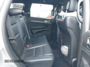 ✅ 2018 Jeep Grand Cherokee Limited • VIN: 1C4RJFBG7JC180997 • Lot: 43614446. Wystawiony na IAAI z przebiegiem 128 111 mil. Bezpłatny archiwum sprzedaży aukcyjnych z USA i szczegółowy raport historii pojazdu na DreamBid. Zdjęcie 8.