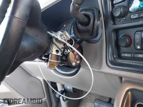 ✅ 2003 Chevrolet Suburban LS • VIN: 1GNEC16T43J269726 • Лот: 41109855. Опубликован ранее на IAAI с пробегом 122 820 миль. Бесплатный доступ к архиву аукционных продаж из США и подробный отчёт об истории автомобиля на DreamBid. Изображение 6.