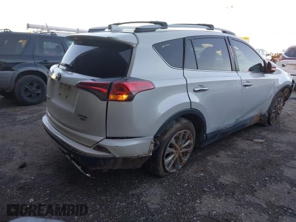 ✅ 2016 Toyota RAV4 Limited • VIN: 2T3DFREV0GW440962 • Lot: 43563551. Listed on IAAI with 208,036 mi. Free auction sales archive from the USA and detailed vehicle history report at DreamBid. Image 4.