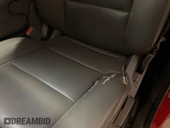 ✅ 2014 Chevrolet Silverado 1500 Work Truck • VIN: 1GCNCPEH9EZ158859 • Lot: 43705327. Listed on IAAI with 156,201 mi. Free auction sales archive from the USA and detailed vehicle history report at DreamBid. Image 26.