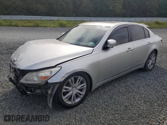 2009 Hyundai Genesis z VIN KMHGC46F09U063917, wystawiony jako Copart lot #70833994 z przebiegiem 198 670 mil mil oraz Szkoda całkowita • Salvage title. Historia ofert i sprzedaży dostępna na DreamBid. Obrazek 1.