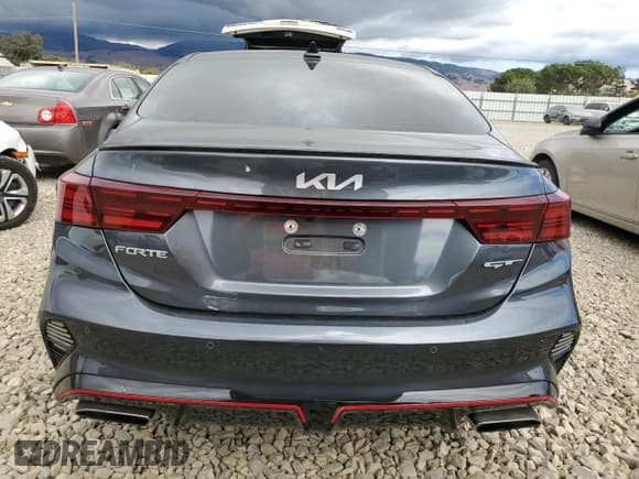 ✅ 2023 Kia Forte GT • VIN: 3KPF44AC3PE640736 • Lot: 71985715. Wystawiony na Copart z przebiegiem 24 302 mil. Bezpłatny archiwum sprzedaży aukcyjnych z USA i szczegółowy raport historii pojazdu na DreamBid. Zdjęcie 6.