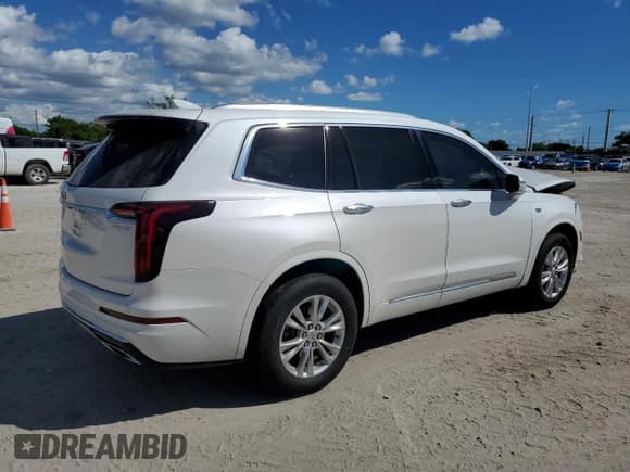 ✅ 2021 Cadillac XT6 Luxury • VIN: 1GYKPAR46MZ137777 • Lot: 86659465. Wystawiony na Copart z przebiegiem 50 506 mil. Bezpłatny archiwum sprzedaży aukcyjnych z USA i szczegółowy raport historii pojazdu na DreamBid. Zdjęcie 3.