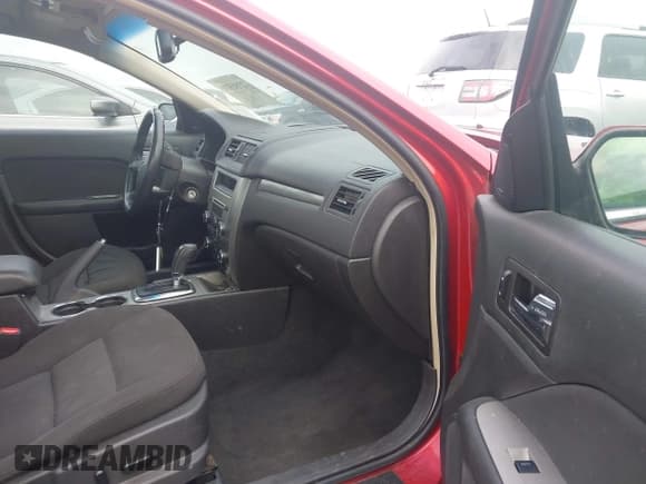 ✅ 2011 Ford Fusion Hybrid • VIN: 3FADP0L39BR308022 • Lot: 42351594. Listed on IAAI with 166,294 mi. Free auction sales archive from the USA and detailed vehicle history report at DreamBid. Image 5.