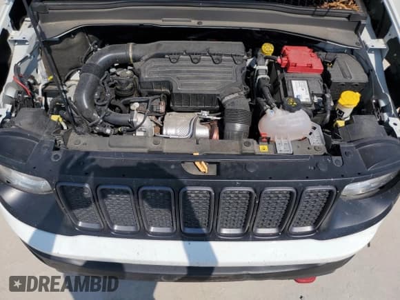 ✅ 2022 Jeep Renegade Trailhawk • VIN: ZACNJDC17NPP01034 • Lot: 68957375. Wystawiony na Copart z przebiegiem 28 564 mil. Bezpłatny archiwum sprzedaży aukcyjnych z USA i szczegółowy raport historii pojazdu na DreamBid. Zdjęcie 12.