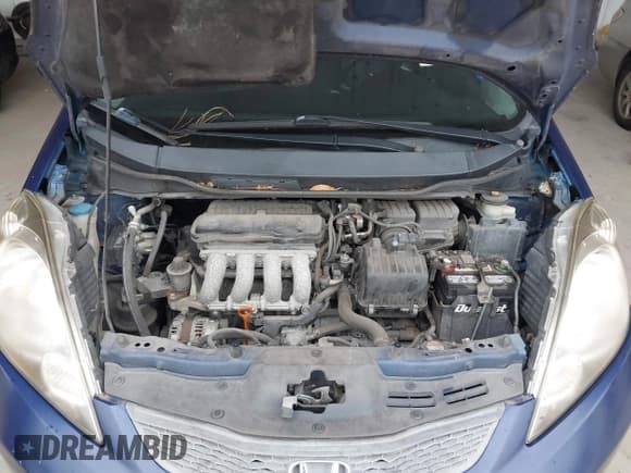 ✅ 2010 Honda Fit Sport • VIN: JHMGE8H42AS011172 • Lot: 43858826. Wystawiony na IAAI z przebiegiem 180 816 mil. Bezpłatny archiwum sprzedaży aukcyjnych z USA i szczegółowy raport historii pojazdu na DreamBid. Zdjęcie 10.