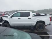 ✅ 2023 Chevrolet Silverado 1500 RST • VIN: 1GCUDEE83PZ170084 • Lot: 43150488. Wystawiony na IAAI z przebiegiem 44 803 mil. Bezpłatny archiwum sprzedaży aukcyjnych z USA i szczegółowy raport historii pojazdu na DreamBid. Zdjęcie 14.