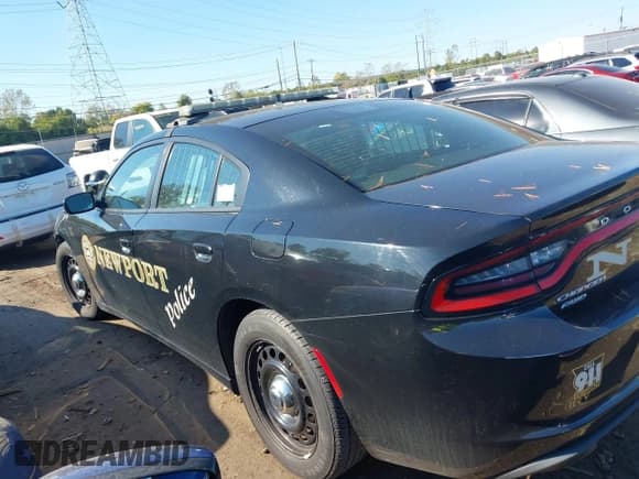 ✅ 2016 Dodge Charger Police • VIN: 2C3CDXKT4GH357662 • Лот: 43435071. Опубликован ранее на IAAI с пробегом 77 615 миль. Бесплатный доступ к архиву аукционных продаж из США и подробный отчёт об истории автомобиля на DreamBid. Изображение 15.