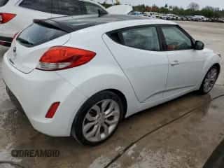 2012 Hyundai Veloster w/Red Int z VIN KMHTC6AD4CU055889, wystawiony jako Copart lot #62264394 z przebiegiem 138 504 mil mil oraz Szkoda całkowita • Salvage title. Historia ofert i sprzedaży dostępna na DreamBid. Obrazek 3.