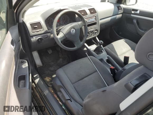 ✅ 2008 Volkswagen Rabbit S • VIN: WVWAA71KX8W157456 • Lot: 56331275. Wystawiony na Copart z przebiegiem 173 146 mil. Bezpłatny archiwum sprzedaży aukcyjnych z USA i szczegółowy raport historii pojazdu na DreamBid. Zdjęcie 8.