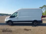 ✅ 2020 Ford Transit Cargo • VIN: 1FTBR1X88LKB42413 • Lot: 42008866. Wystawiony na IAAI z przebiegiem 77 665 mil. Bezpłatny archiwum sprzedaży aukcyjnych z USA i szczegółowy raport historii pojazdu na DreamBid. Zdjęcie 14.