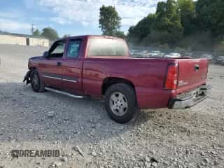 ✅ 2005 Chevrolet Silverado 1500 LS • VIN: 2GCEC19V351284558 • Lot: 70009574. Wystawiony na Copart z przebiegiem 114 355 mil mil. Skorzystaj z bezpłatnego archiwum sprzedaży aukcyjnych z USA i zobacz szczegółowy raport historii pojazdu na DreamBid. Zdjęcie 2.