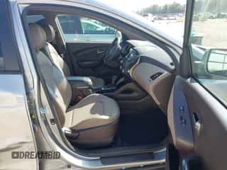 2015 Hyundai Tucson GLS with VIN KM8JT3AF1FU111928, listed as a IAAI auction lot 43348000 with 69,671 mi miles and . Bid and sale history available at DreamBid. Image 5.