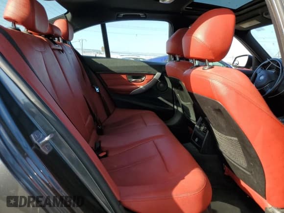 ✅ 2015 BMW 3 Series 335i • VIN: WBA3A9G51FNT09730 • Lot: 82208385. Wystawiony na Copart z przebiegiem 129 375 mil. Bezpłatny archiwum sprzedaży aukcyjnych z USA i szczegółowy raport historii pojazdu na DreamBid. Zdjęcie 10.