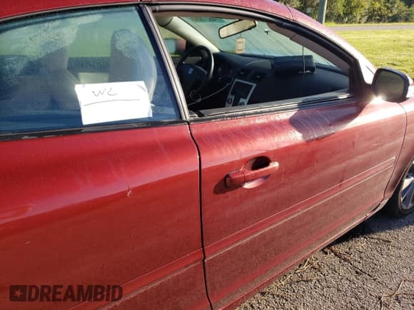 ✅ 2013 Volvo C70 T5 • VIN: YV1672MC9DJ142699 • Лот: 74627884. Опубликован ранее на Copart с пробегом Не указан. Бесплатный доступ к архиву аукционных продаж из США и подробный отчёт об истории автомобиля на DreamBid. Изображение 12.