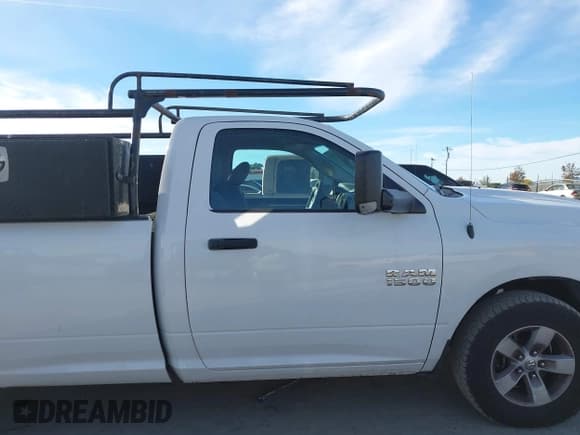 ✅ 2017 Ram 1500 Tradesman • VIN: 3C6JR6DGXHG687006 • Лот: 43852198. Опубликован ранее на IAAI с пробегом 220 456 миль. Бесплатный доступ к архиву аукционных продаж из США и подробный отчёт об истории автомобиля на DreamBid. Изображение 14.