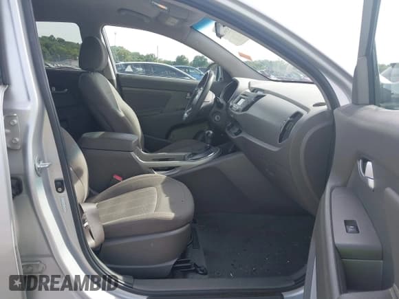 ✅ 2012 Kia Sportage LX • VIN: KNDPB3A20C7195636 • Лот: 43100520. Опубликован ранее на IAAI с пробегом 111 259 миль. Бесплатный доступ к архиву аукционных продаж из США и подробный отчёт об истории автомобиля на DreamBid. Изображение 5.