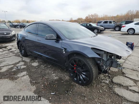 ✅ 2023 Tesla Model 3 Performance • VIN: 5YJ3E1EC2PF711640 • Lot: 90611405. Wystawiony na Copart z przebiegiem 17 038 mil. Bezpłatny archiwum sprzedaży aukcyjnych z USA i szczegółowy raport historii pojazdu na DreamBid. Zdjęcie 4.