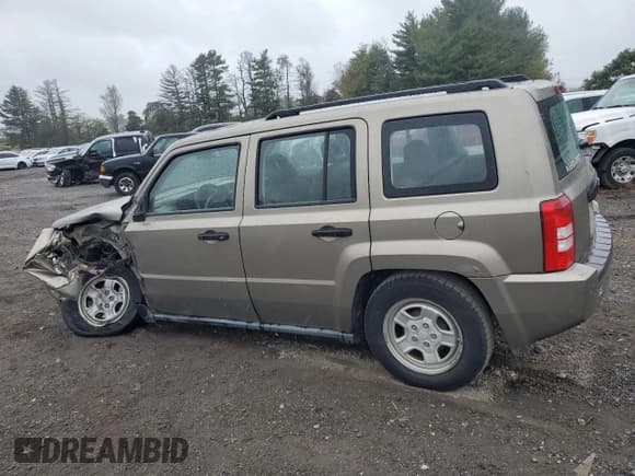 ✅ 2008 Jeep Patriot Sport • VIN: 1J8FT28018D555750 • Лот: 86293145. Опубликован ранее на Copart с пробегом Не указан. Бесплатный доступ к архиву аукционных продаж из США и подробный отчёт об истории автомобиля на DreamBid. Изображение 2.