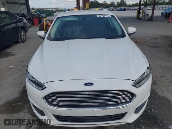 ✅ 2016 Ford Fusion S Hybrid • VIN: 3FA6P0UU7GR130599 • Lot: 86799175. Wystawiony na Copart z przebiegiem 128 866 mil. Bezpłatny archiwum sprzedaży aukcyjnych z USA i szczegółowy raport historii pojazdu na DreamBid. Zdjęcie 5.