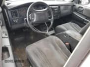 ✅ 2004 Dodge Dakota SLT • VIN: 1D7HG42N94S597423 • Lot: 85580334. Wystawiony na Copart z przebiegiem Nie podano. Bezpłatny archiwum sprzedaży aukcyjnych z USA i szczegółowy raport historii pojazdu na DreamBid. Zdjęcie 8.