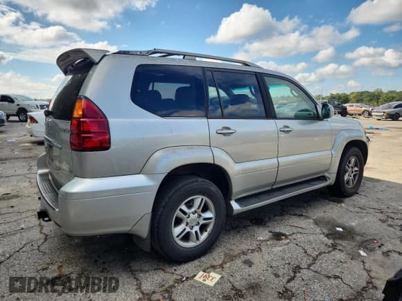 ✅ 2005 Lexus GX 470 • VIN: JTJBT20X550087584 • Lot: 85889525. Wystawiony na Copart z przebiegiem 260 436 mil. Bezpłatny archiwum sprzedaży aukcyjnych z USA i szczegółowy raport historii pojazdu na DreamBid. Zdjęcie 3.
