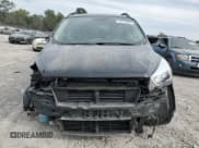 ✅ 2018 Ford Escape SE • VIN: 1FMCU9GD9JUC89898 • Lot: 70411865. Wystawiony na Copart z przebiegiem 128 821 mil. Bezpłatny archiwum sprzedaży aukcyjnych z USA i szczegółowy raport historii pojazdu na DreamBid. Zdjęcie 5.