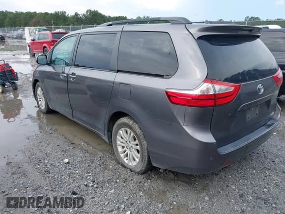✅ 2017 Toyota Sienna XLE Auto Access Seat • VIN: 5TDYZ3DC0HS814303 • Lot: 42358222. Listed on IAAI with 89,720 mi. Free auction sales archive from the USA and detailed vehicle history report at DreamBid. Image 3.