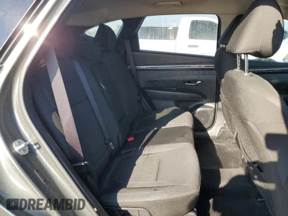 ✅ 2022 Hyundai Tucson SEL • VIN: 5NMJB3AE1NH002261 • Lot: 73687084. Wystawiony na Copart z przebiegiem 36 300 mil. Bezpłatny archiwum sprzedaży aukcyjnych z USA i szczegółowy raport historii pojazdu na DreamBid. Zdjęcie 11.