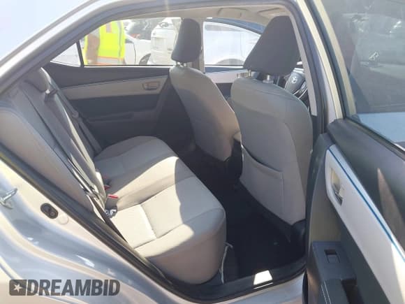 ✅ 2015 Toyota Corolla LE • VIN: 5YFBURHE7FP360477 • Lot: 43192036. Wystawiony na IAAI z przebiegiem 121 555 mil. Bezpłatny archiwum sprzedaży aukcyjnych z USA i szczegółowy raport historii pojazdu na DreamBid. Zdjęcie 8.