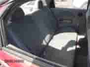 2005 Chevrolet Aveo SVM z VIN KL1TD52645B463603, wystawiony jako IAAI lot #40705281 z przebiegiem 180 793 mil mil oraz . Historia ofert i sprzedaży dostępna na DreamBid. Obrazek 8.