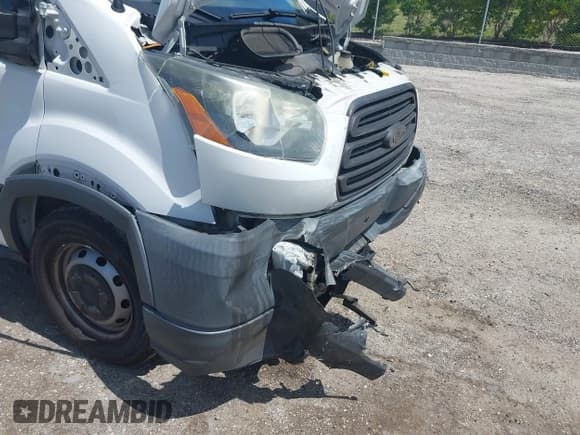 ✅ 2016 Ford Transit Cargo • VIN: 1FTYR1YM2GKB07832 • Lot: 42614414. Wystawiony na IAAI z przebiegiem Nie podano. Bezpłatny archiwum sprzedaży aukcyjnych z USA i szczegółowy raport historii pojazdu na DreamBid. Zdjęcie 6.