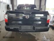 ✅ 2018 Nissan Titan SL • VIN: 1N6AA1E54JN517086 • Лот: 71636655. Опубликован ранее на Copart с пробегом 47 708 миль. Бесплатный доступ к архиву аукционных продаж из США и подробный отчёт об истории автомобиля на DreamBid. Изображение 6.